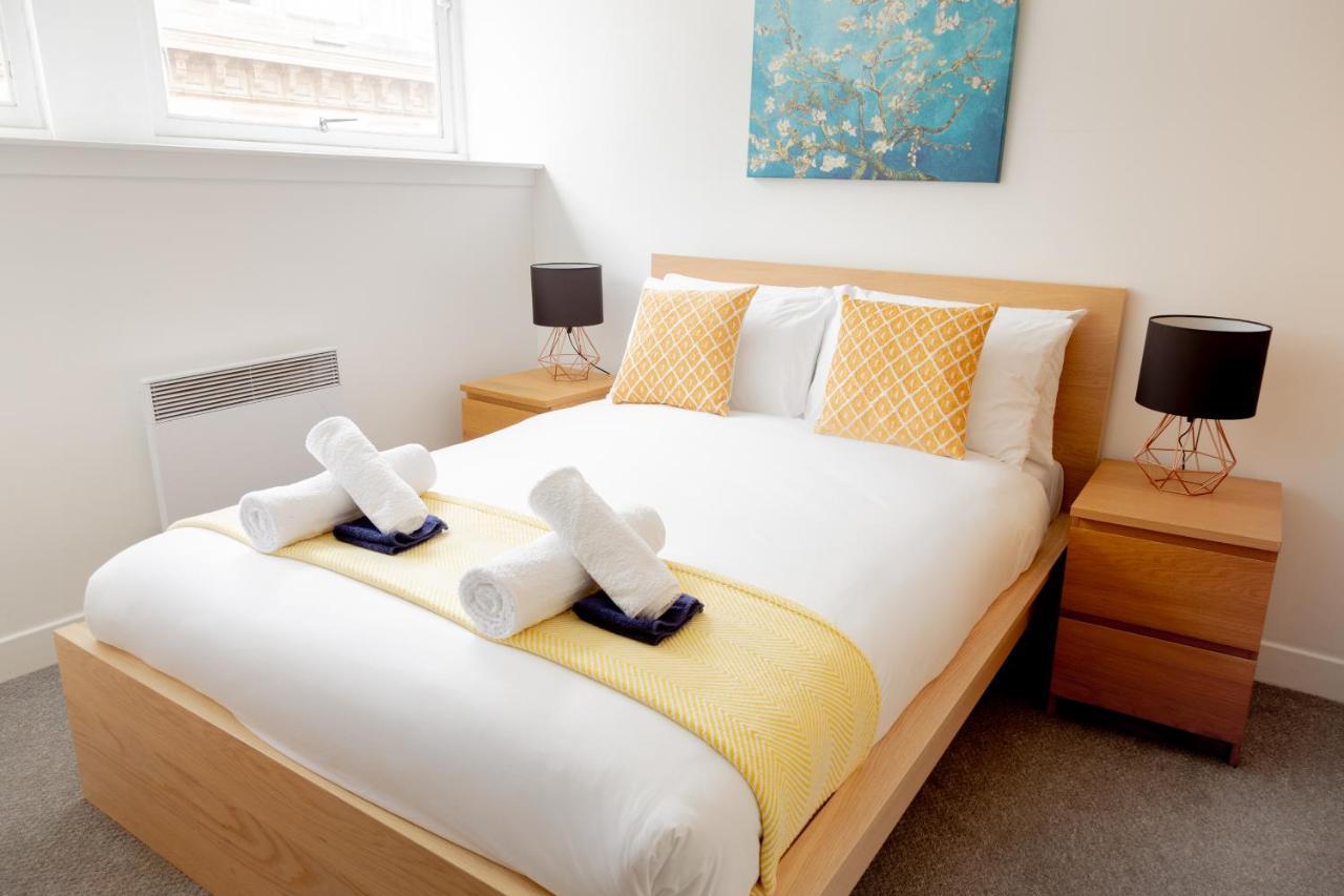 Modern Merchant City Apartment By George Square Glasgow Extérieur photo