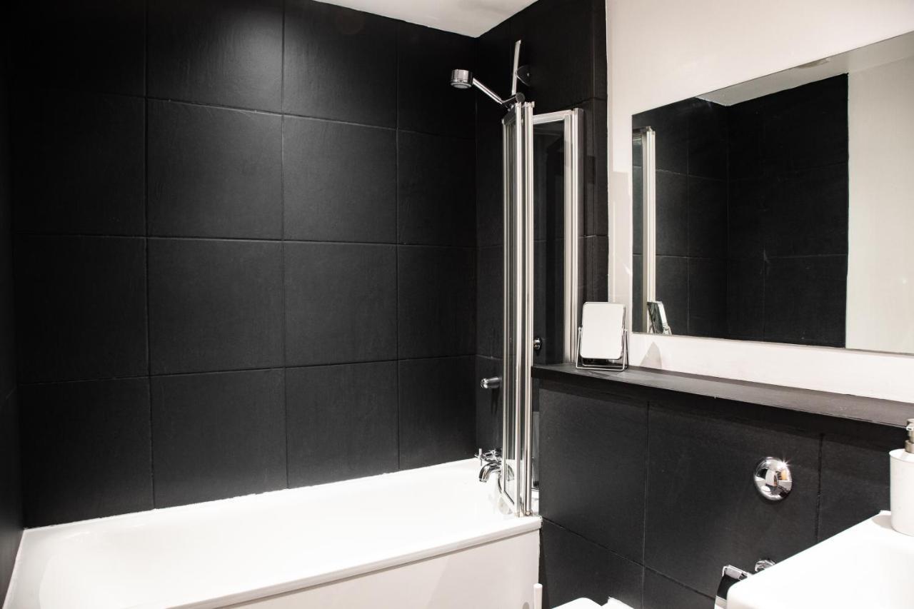 Modern Merchant City Apartment By George Square Glasgow Extérieur photo